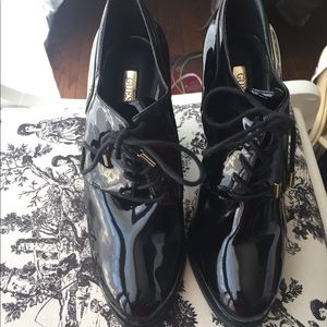 Guess Platform Chunk Heel Patent Leather Shoes